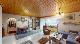 Hauptbild *** Gemütiche 2,5-Zi.-EG-Wohnung mit Terrasse, Gartenanteil und Garage ***